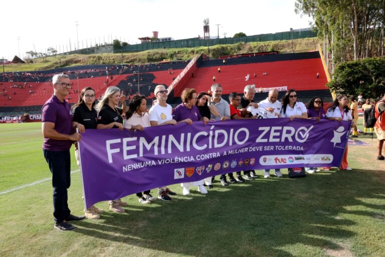 Campanha contra a violência à mulher marca abertura do Campeonato Baiano 2026.