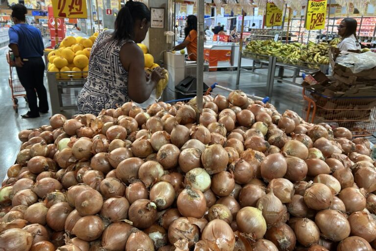 Cesta básica de Salvador sobe 2,69% em dezembro e fecha 2025 com redução acumulada de 0,41%