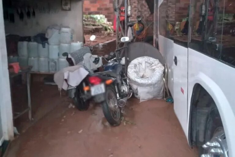 Chuva de 85 mm atinge Brumado e provoca transtornos para moradores