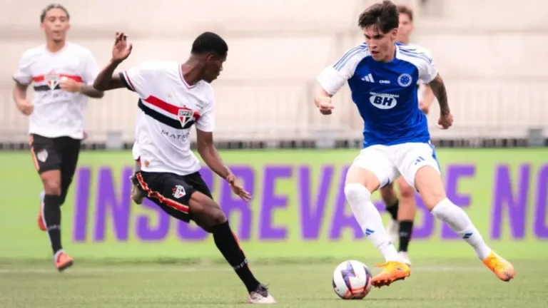 Cruzeiro conta com golaço, bate o São Paulo em jogo equilibrado e conquista o título da Copinha