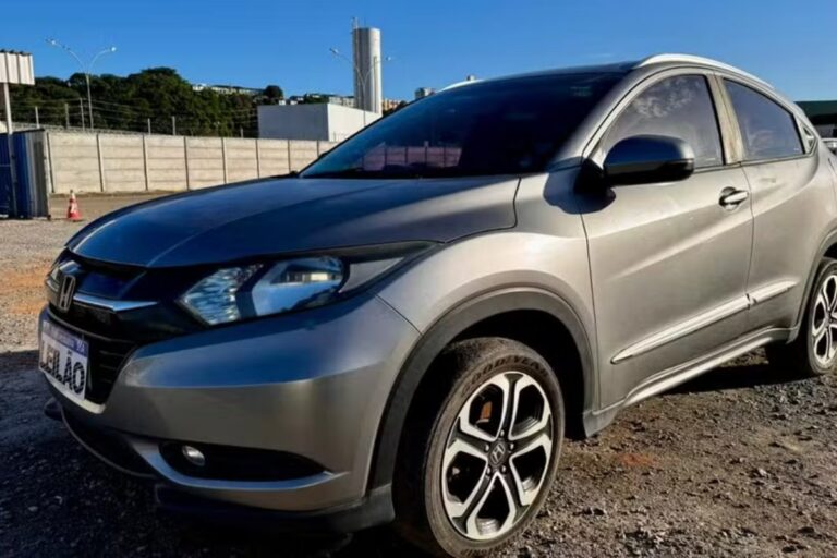 Detran realiza leilão de mais de 2,6 mil veículos e sucatas