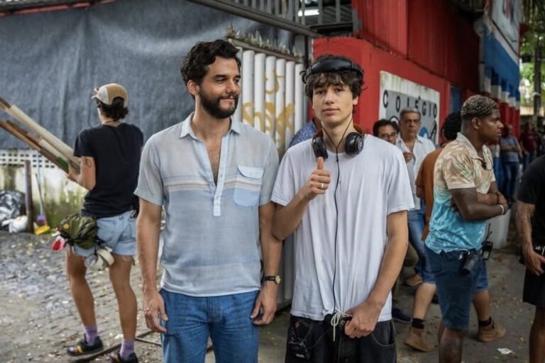 Filho de Wagner Moura reage após boatos de apoio a Trump