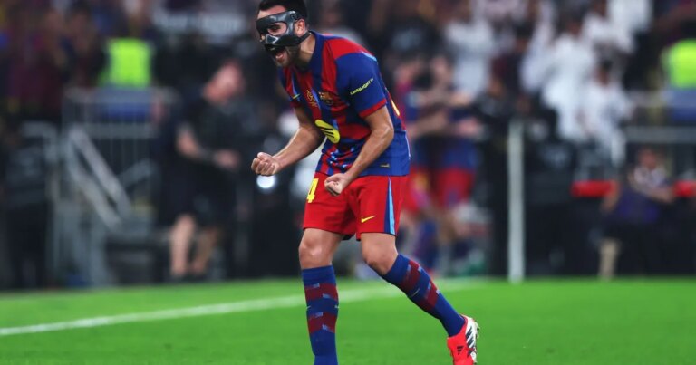 Barcelona: por que Eric Garcia joga de máscara?