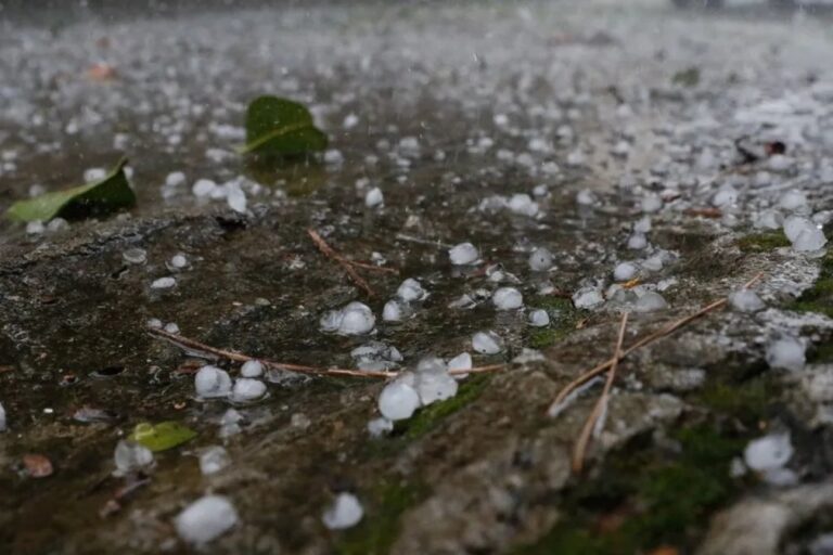 Inmet emite alerta de tempestade e granizo na Bahia; veja lista