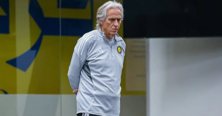 Al-Hilal pede medidas legais contra Jorge Jesus, do Al-Nassr, após críticas