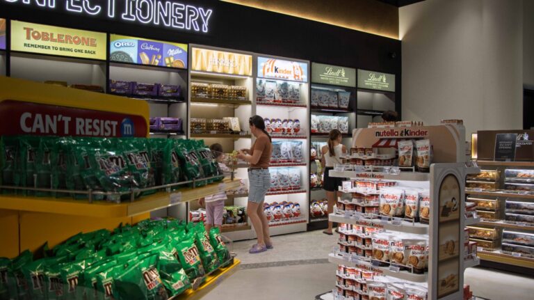 Lojas duty free na fronteira competem com o Paraguai