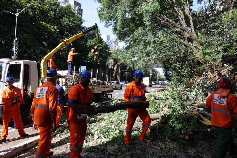 Lula determina investigação de órgãos federais das falhas da Enel de SP