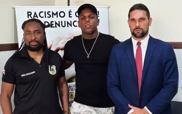 Cantor Oh Polêmico denuncia caso de racismo em salão de beleza de Lauro de Freitas – Acorda Cidade