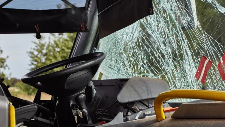 Ônibus com delegação do Águia-PA sofre acidente e uma pessoa morre