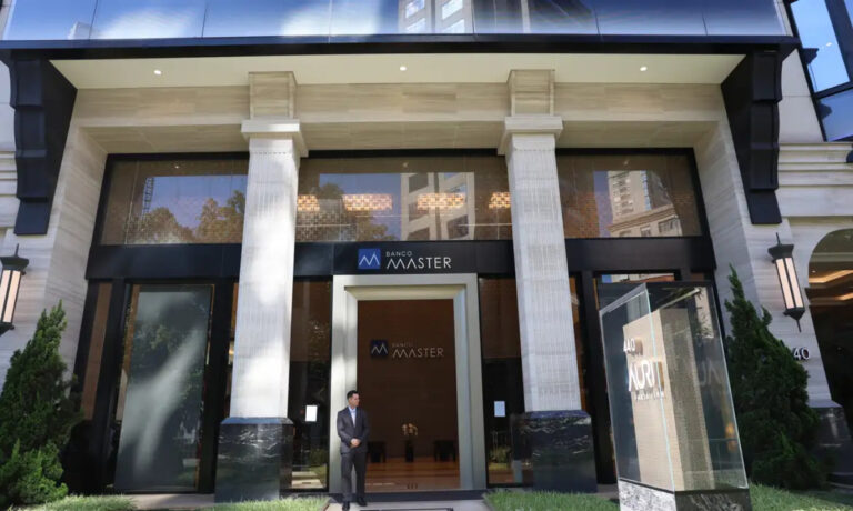 Polícia Federal ouve quatro investigados nesta segunda