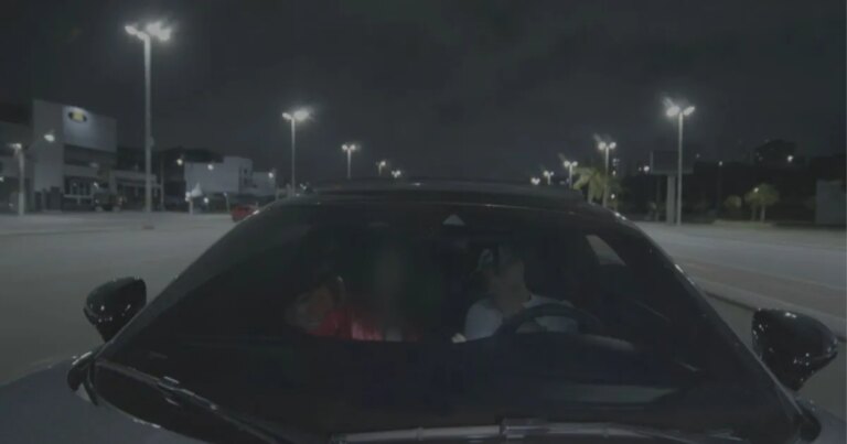 Vídeo mostra MC Tuto olhando celular de mulher no momento de acidente em SP