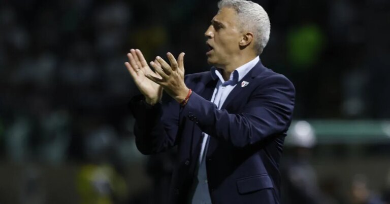 Crespo abre o jogo sobre possível rebaixamento: “Temos que nos preocupar”