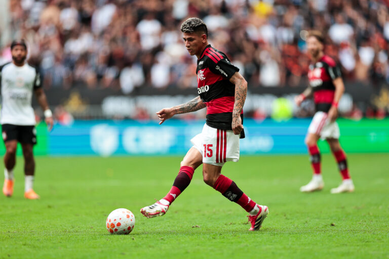 CBF explica expulsão polêmica de Carrascal em Flamengo x Corinthians