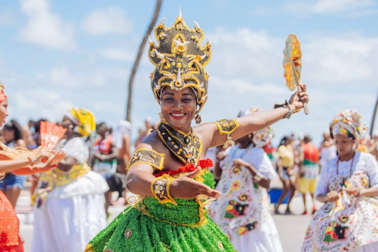 Blocos afro ganham apoio do Ouro Negro na Lavagem de Itapuã