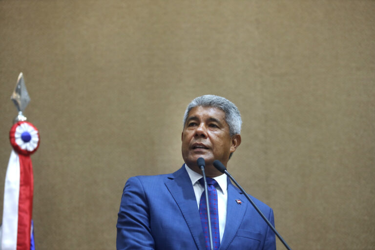 Crise com família Coronel muda planos de Jerônimo e adia saída de secretários