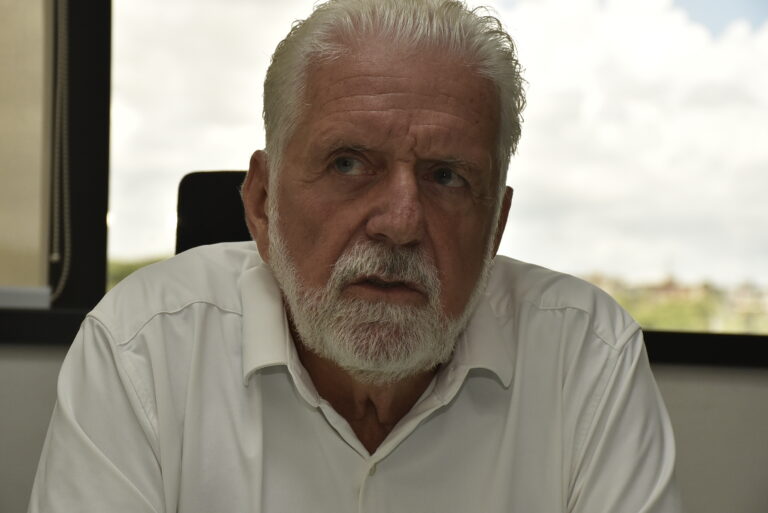 “Terá que procurar outro partido”