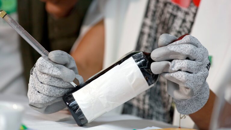 Bebidas adulteradas com metanol são foco de treinamento para Carnaval