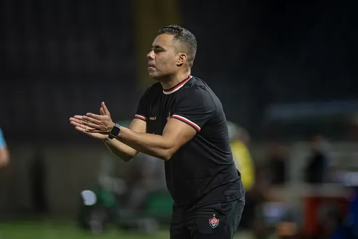 Jair Ventura pelo Vitória