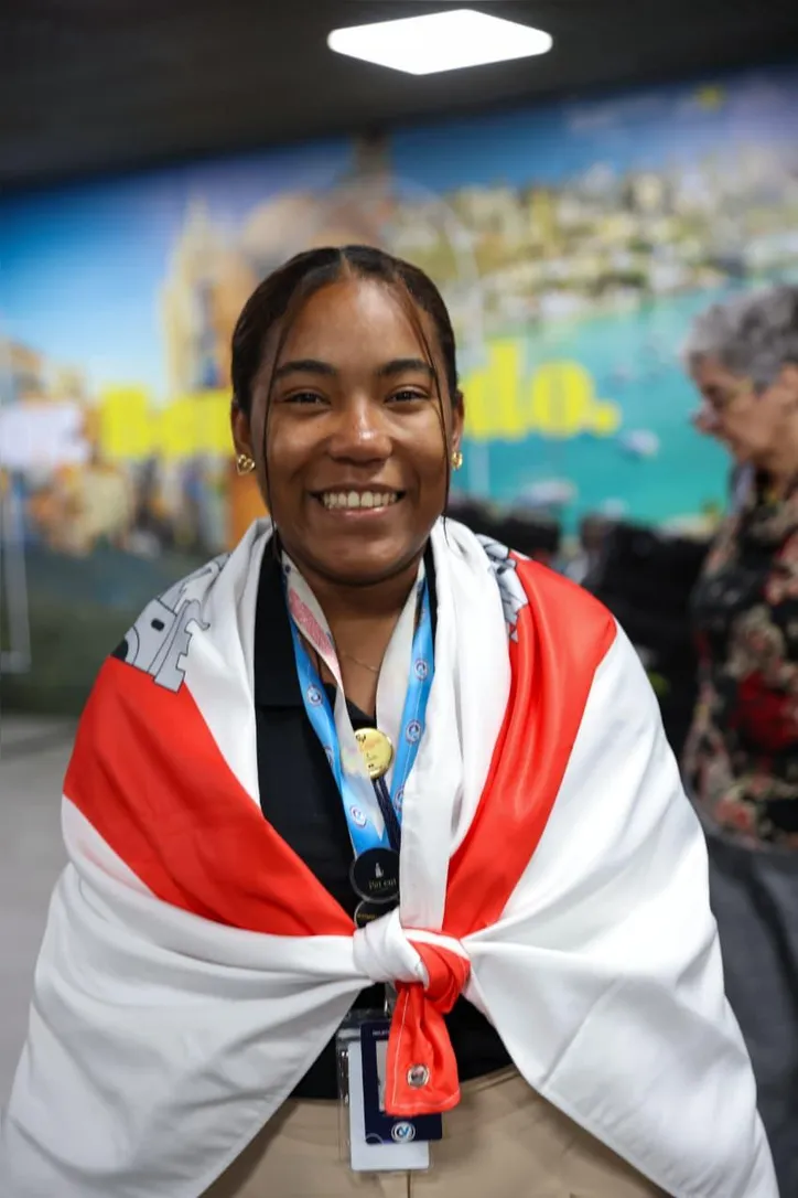 Maiane, bicampeã em feirta internacional de ciências. Portas abertas para o futuro.