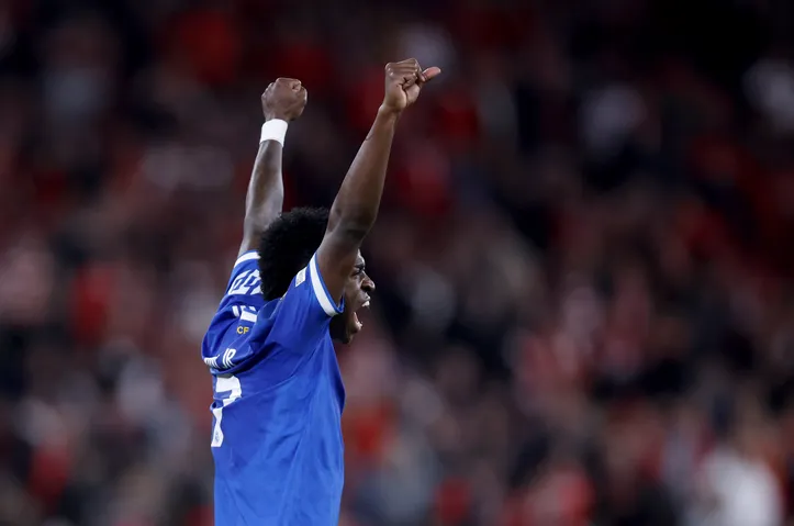 Vini Jr comemorando gol no Benfica