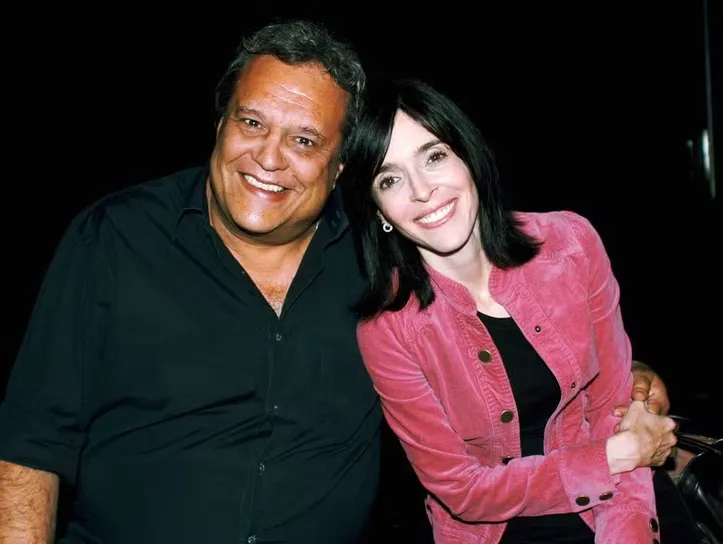 Dennis Carvalho e Deborah Evelyn, em 2018