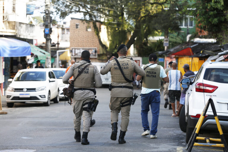 Após morte de PM, Jerônimo muda comandos da Polícia Militar