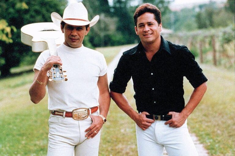 Após quase 30 anos, Leonardo ainda cuida do túmulo de Leandro