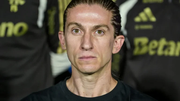 Na Europa, Filipe Luís aponta Real Madrid como favorito