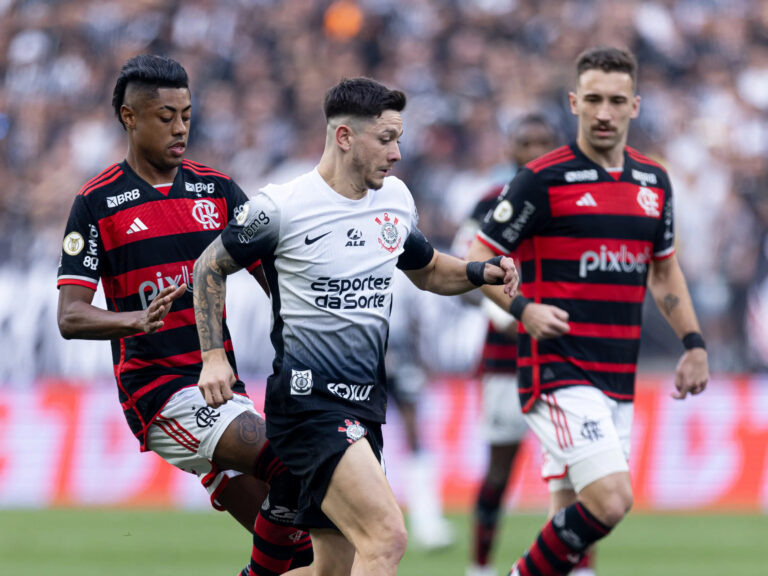 Flamengo e Corinthians provocam Palmeiras antes da Supercopa do Brasil