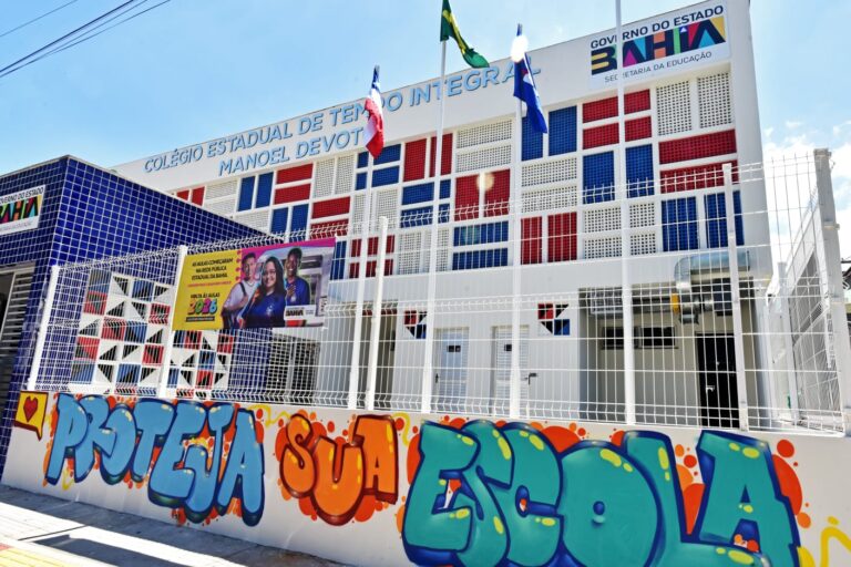Governo entrega modernização de R$ 21 milhões em colégio de Salvador