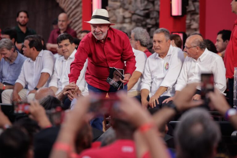 Lula dá pontapé na campanha em festa do PT na Bahia