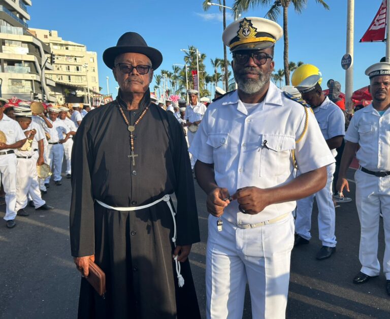 Mestre de grupo repudia PL contra fantasias: “Não tem folclorização”