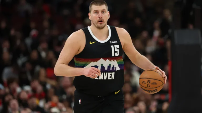 Nikola Jokic obtém 19º ‘triplo-duplo’ da temporada e se aproxima de recorde da NBA