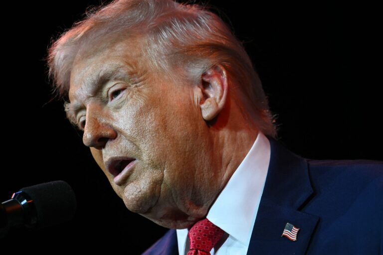 Trump diz que show de Bad Bunny no Super Bowl foi “nojento” e afronta aos EUA