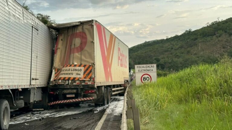 Motorista morre após se envolver em acidente com três carretas na BR-116 – Acorda Cidade