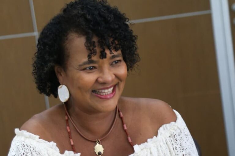 como a festa mantém a sua força popular em Salvador