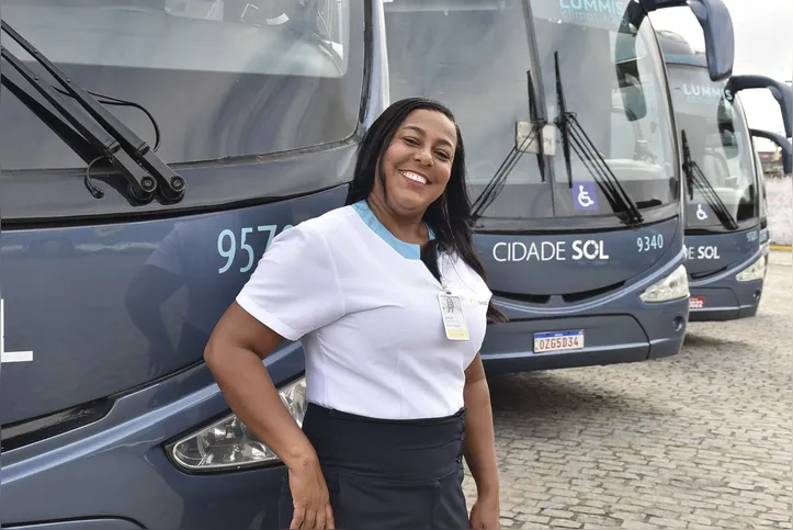 Além de motorista, Letícia é também instrutora