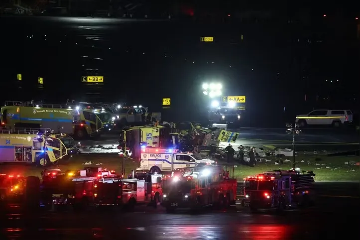 Piloto e copiloto morrem em colisão entre avião e caminhão em aeroporto