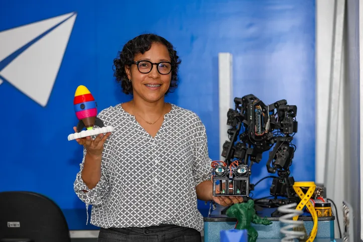 A tecnologia é parceira da professora nas aulas no Senai Cimatec