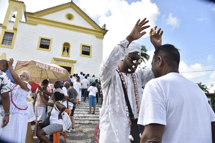 Banhos de folhas e pipoca