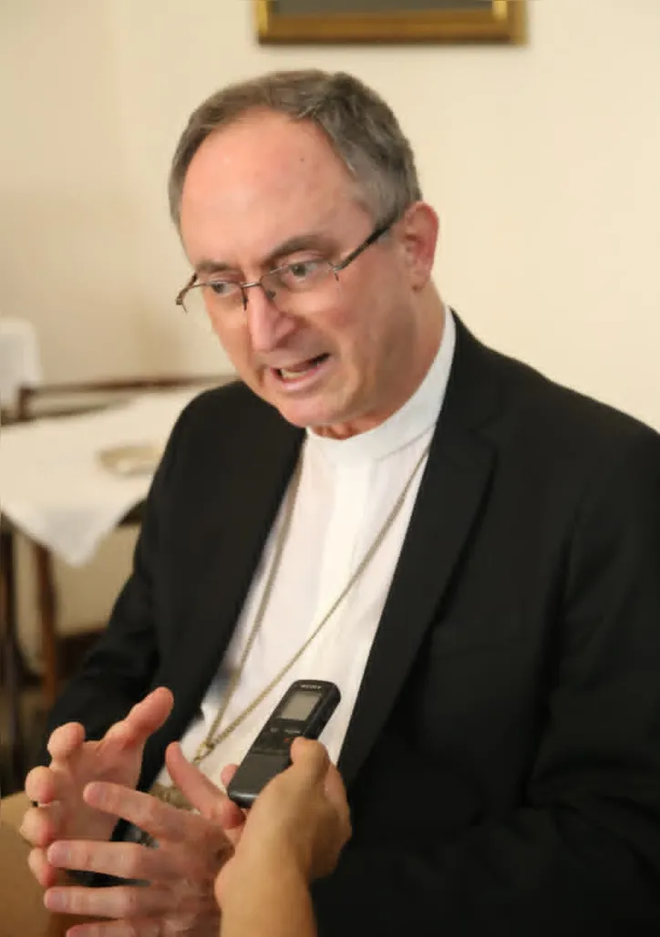 Dom Sergio Rocha durante entrevista