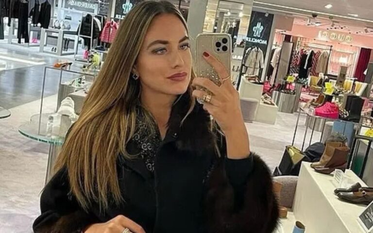 Modelo tem cabeça roubada de túmulo