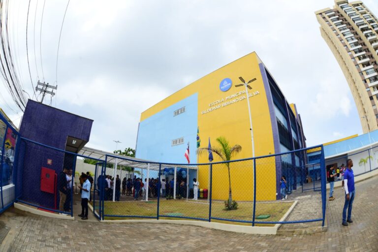 Prefeitura de Salvador inaugura escola de R$ 16 milhões em Piatã