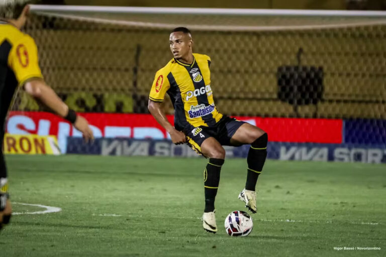 Vitória tentou contratação de zagueiro de time paulista; saiba quem é