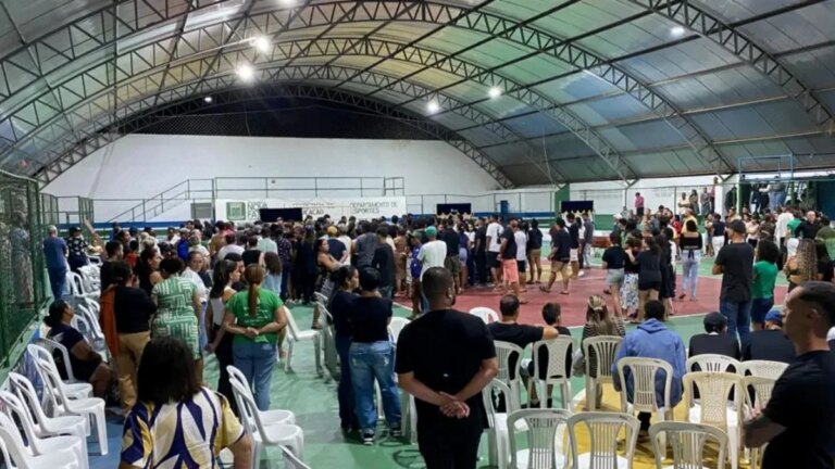 Corpos dos cinco jovens vítimas de acidente na BR-324 são sepultados em Nova Fátima – Acorda Cidade