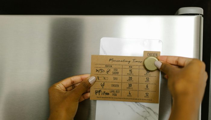 Ímãs podem ser vilões para geladeiras modernas; entenda o perigo