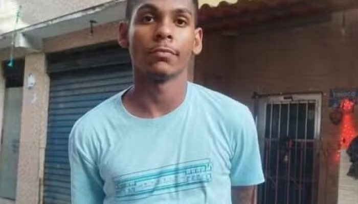 Jovem morto com mais de 70 tiros foi levado de
