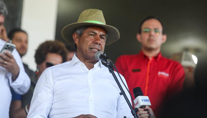 Jerônimo apoia volta de cavalos dos 'Encourados de Pedrão' no