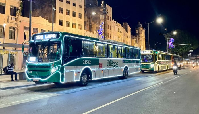 Centro Histórico tem ônibus iluminados e ascensores gratuitos no Natal