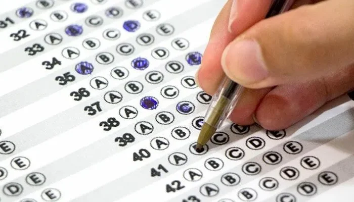 Prefeitura abre concurso com 484 vagas e salários de até